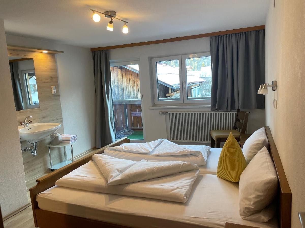 Ferienwohnungen Haus Bergflora Bach  Zewnętrze zdjęcie